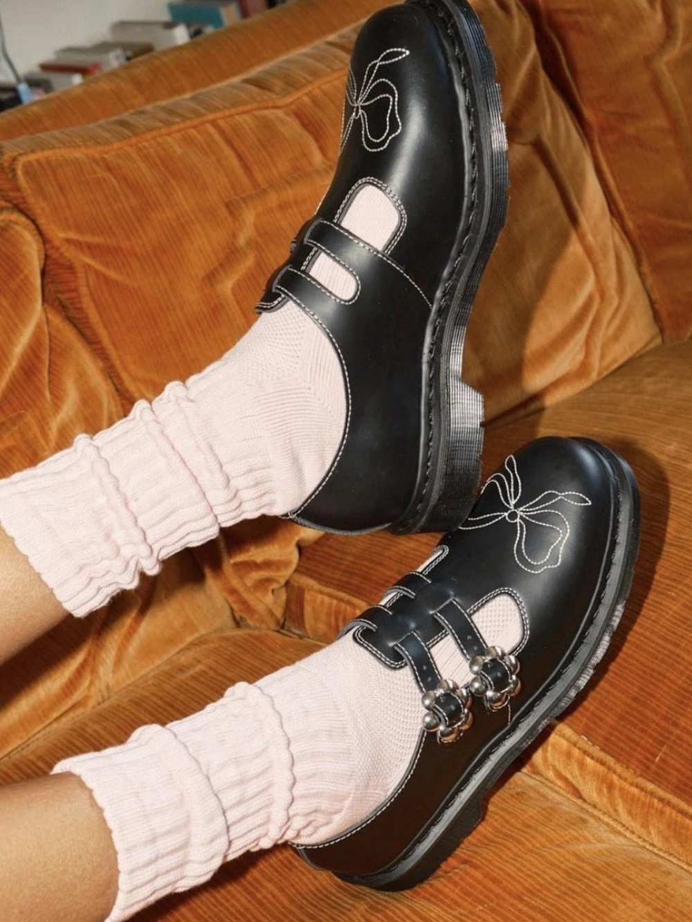Lisa Say Gah Classic Mary Jane’s Black Size 8 Bow Stitching E